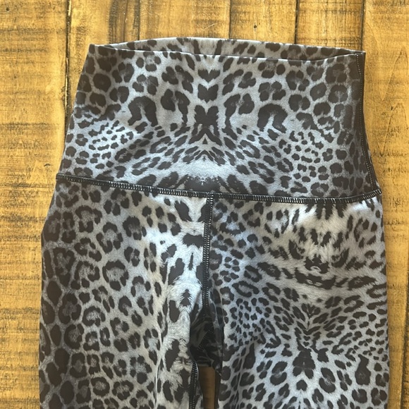 Yogalicious Jaguar Grey Leggings - Picture 3 of 10
